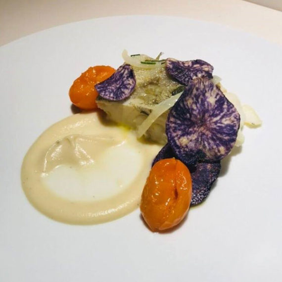 Ombrina con patate viola
